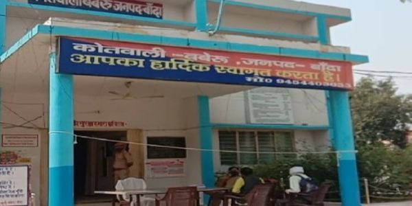 बाइक सवार चचेरे भाइयों समेत तीन को बस ने रौंदा, दो की मौत, एक गंभीर