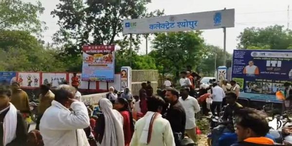 तीन दिन बाद भी नहीं मिला नहर में गिरे युवक का सुराग, महिलाओं ने हाइवे किया जाम