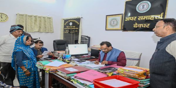 जनता दरबार में कई मामलों का ऑन द स्पॉट समाधान