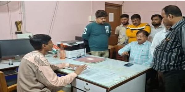 बीएलएलआरओ कार्यालय भ्रष्टाचार का अड्डा : मंत्री उदयन गुहा