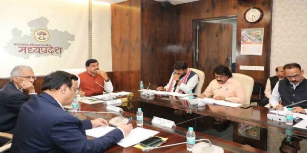 डेयरी विकास के साथ दुग्ध उत्पादन को बढ़ाएं, पशु चिकित्सा सेवाओं का करें विस्तार : मुख्यमंत्री डॉ. यादव