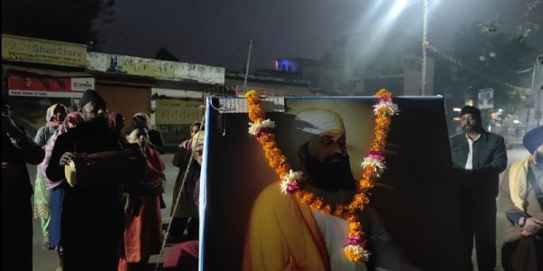 गुरु तेग बहादुर के शहीदी दिवस पर औरैया में प्रभातफेरी, शबद-कीर्तन से गुंजायमान हुआ नगर