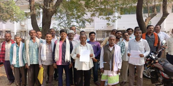 धमतरी : वन अधिकार पट्टा पर नहीं बिक रहा धान, किसान परेशान