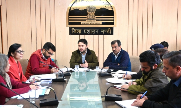 उपायुक्त ने की तैयारियों की समीक्षा उपायुक्त ने की तैयारियों की समीक्षा