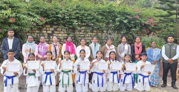 चिल्ड्रन ऑफ़ द न्यू डॉन स्कूल के कराटेकार सम्मानित चिल्ड्रन ऑफ़ द न्यू डॉन स्कूल के कराटेकार सम्मानित