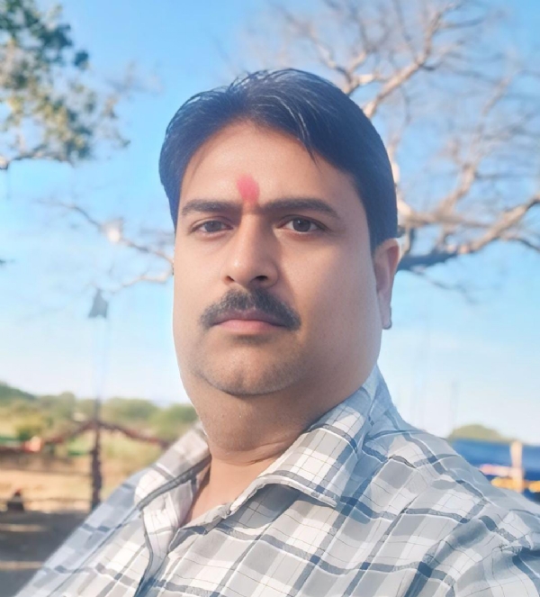 जिलाध्यक्ष चैतन्य मिश्रा जिलाध्यक्ष चैतन्य मिश्रा