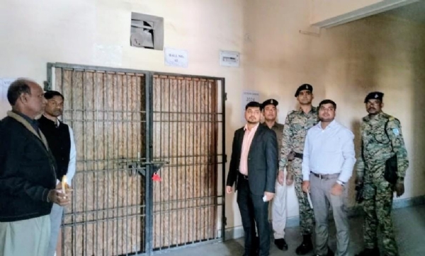 निरीक्षण करते उपायुक्त निरीक्षण करते उपायुक्त