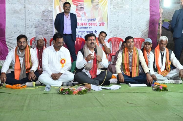 उपमुख्यमंत्री विजय शर्मा कार्यों का भूमिपूजन करते हुए उपमुख्यमंत्री विजय शर्मा कार्यों का भूमिपूजन करते हुए