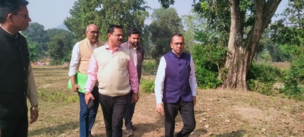 कोरबा कलेक्टर ने राष्ट्रीय राजमार्ग एवं जल संसाधन संबंधी कार्यों का किया निरीक्षण