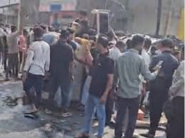 अवैध शराब से भरी बोलेरो बेकाबू होकर पलटी