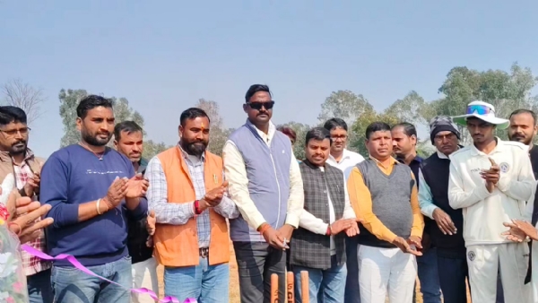 उद्घाटन मुकाबला