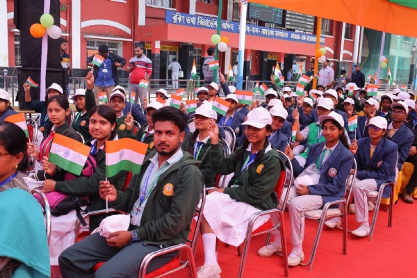 खड़गपुर स्टेशन पर संविधान दिवस और वंदे मातरम् के 150 वर्ष का आयोजन