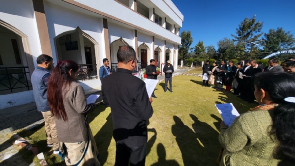 संविधान दिवस पर न्यायालय परिसर में आयोजित कार्यक्रम