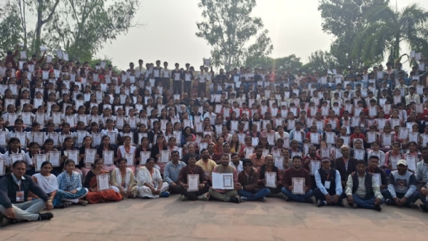 दमोह-संविधान सभा के सदस्य बने दमोह बच्चे कलेक्टर कोचर ने दी सभी को शुभकामनायें