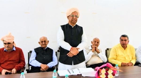 पानीपत स्थित गोशाला में प्रबंधकों की बैठक को संबोधित करते हरियाणा गौशाला सेवा आयोग के चेयरमैन श्रवण कुमार गर्ग