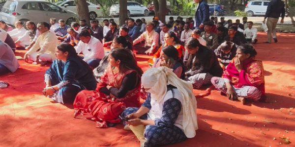 महिला काे न्याय दिलाने के लिए हिंदू संगठनों का प्रदर्शन