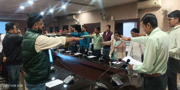 कोरबा सीईओ जिला पंचायत ने संविधान की प्रस्तावना का कराया सामूहिक पाठन