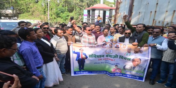 देश के बुनियादी समस्‍याओं पर ध्‍यान नहीं दे रहा केंद्र : इरफान