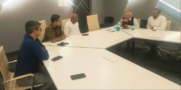 सीहोरः कलेक्टर-एसपी ने वीआईटी कॉलेज पहुंचकर लिया हालातों का जायजा