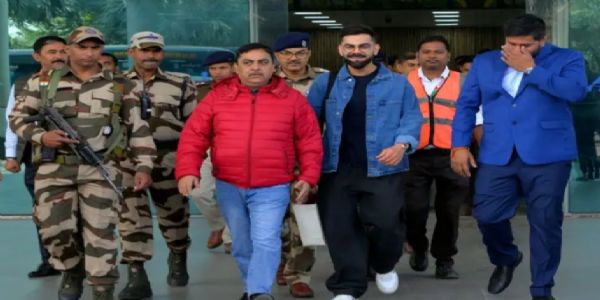 भारत-दक्षिण अफ्रीका मैच से पहले रांची पहुंचे विराट कोहली और क्विंटन डी कॉक