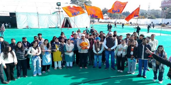 श्री गुरु तेग़ बहादुर के बलिदान स्थल शीश गंज साहिब का जल कलश अभाविप के राष्ट्रीय अधिवेशन स्थल पहुंचा