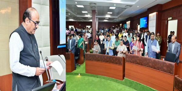 रायपुर : संविधान दिवस पर मंत्रालय में मुख्य सचिव ने अधिकारियों को भारत के संविधान उद्देशिका का कराया सामूहिक वाचन