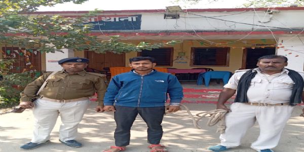 फाइनेंस कंपनी का पैसा स्वयं गबन कर लूट का झूठा मुकदमा दर्ज कराने वाला कर्मी गिरफ्तार