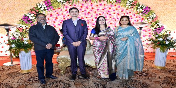 मुख्यमंत्री विवाह समारोह में हुए शामिल, नवविवाहित दंपति को दिया आशीर्वाद