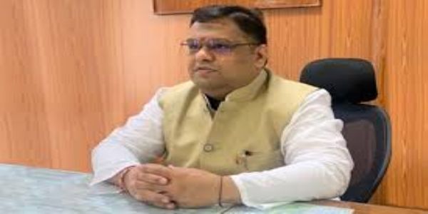 केवल हलाल मीट परोसे जाने के मामले में रेलवे को एनएचआरसी का नोटिस, दो सप्ताह में जवाब मांगा