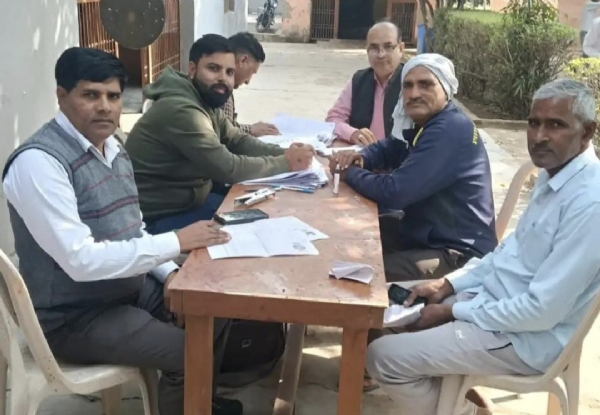 एसआईआर फॉर्म भरने में आ रही दिक्कतें