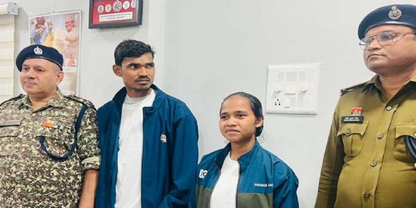 आत्मसमर्पित 20 लाख रुपये  के इनामी नक्सली दंपती