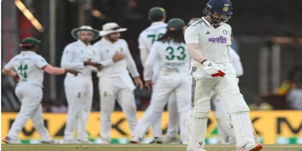 आउट होकर पवेलियन लौटते के एल राहुल आउट होकर पवेलियन लौटते के एल राहुल