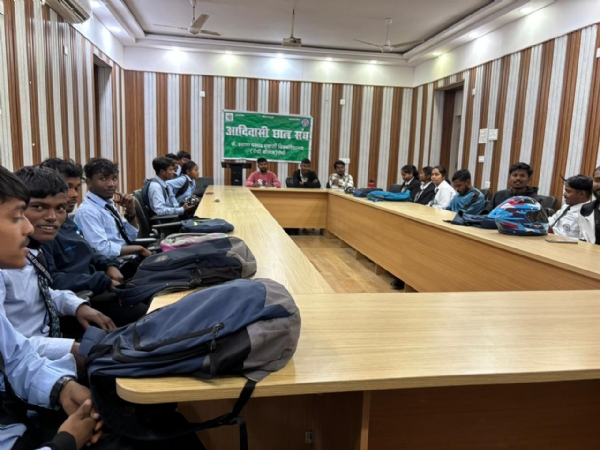 बैठक में शामिल एसीएस के अध्‍यक्ष समेत अन्‍य सदस्‍य