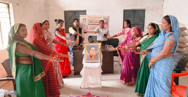 जांजगीर चांपा: अमृत सरोवर स्थलों पर मनाया गया संविधान दिवस - उद्देशिका का वाचन और जल संरक्षण की ली शपथ