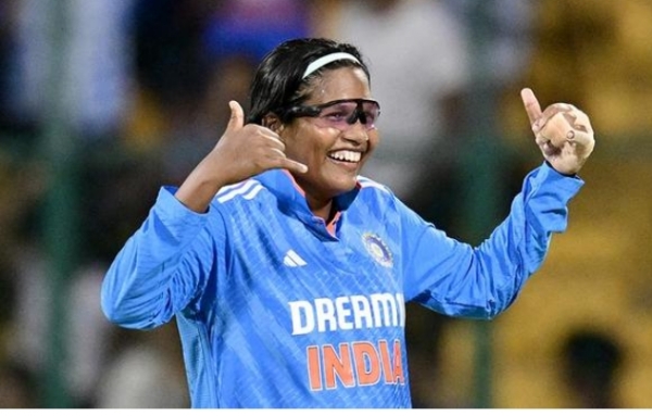 भारतीय लेग स्पिनर आशा शोभना भारतीय लेग स्पिनर आशा शोभना