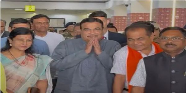 केंद्रीय मंत्री नितिन गडकरी का सूरत दौरा