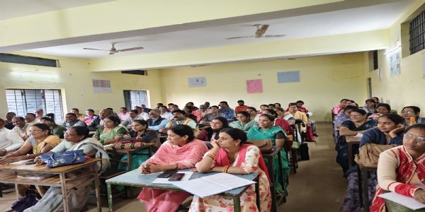 धमतरी : जोन स्तरीय एमडीएम बैठक में शासकीय योजनाओं के बेहतर क्रियान्वय पर हुई चर्चा