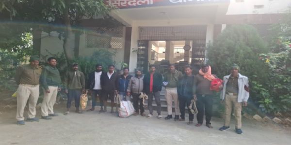 पुलिस ने 8 फरार अपराधियों को किया गिरफ्तार