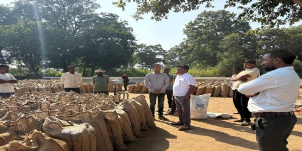 डोंगरडुला मंडी में जिला पंचायत अध्यक्ष अरुण सार्वा का औचक निरीक्षण