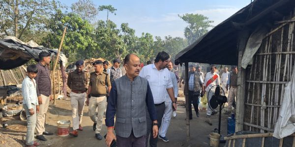 जिलाधिकारी ने नवहट्टा प्रखंड के मखाना प्रसंस्करण इकाई कार्य का किया अवलोकन