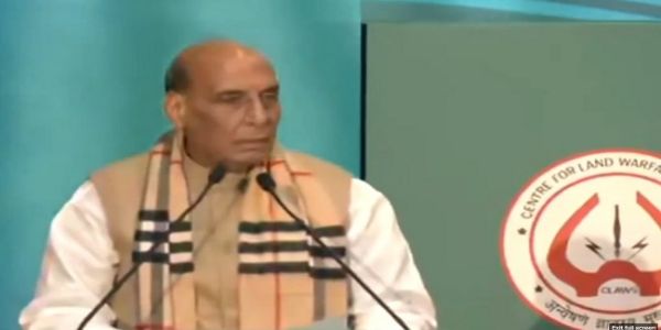 मानेकशा सेंटर में ‘चाणक्य डिफेंस डायलॉग’ को संबोधित करते रक्षा मंत्री राजनाथ सिंह