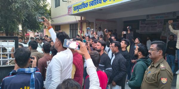 ट्रेलर से कुचलकर युवक की मौत, परिजनों का हंगामा