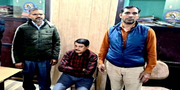 एसीबी की टीम ने मंडी सचिव को रिश्वत लेते दबोचा