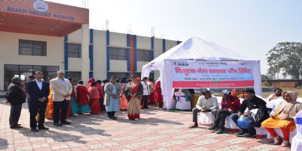 सीसीएल के स्वास्थ्य शिविर में सैकडों लोगों ने कराया नेत्र जांच