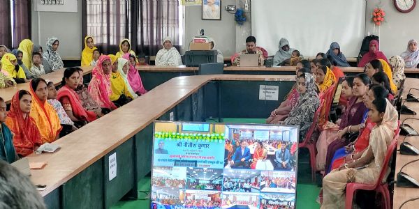 मुख्यमंत्री महिला रोजगार : कटिहार की 61,250 महिलाओं के खाते में पहुंचे 10-10 हजार रुपये