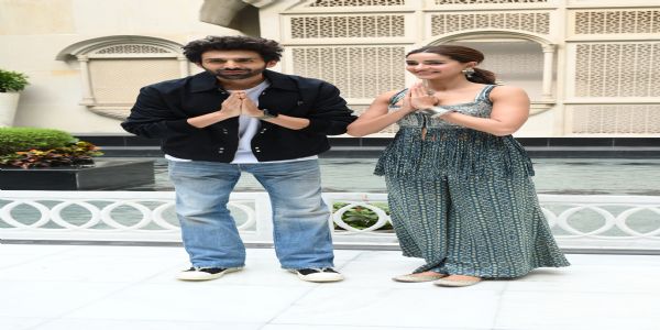 फिल्म तू मेरी मैं तेरा,मैं तेरा तू मेरी का टाइटल ट्रैक रिलीज