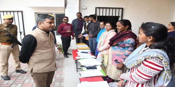 जिला निर्वाचन अधिकारी ने एसआईआर कार्यों का निरीक्षण कर दिये निर्देश