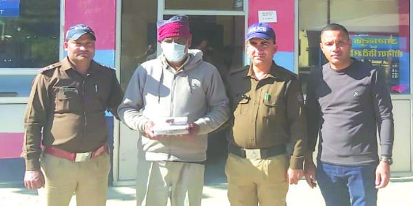 55 लाख से अधिक की स्मैक के साथ एक गिरफ्तार