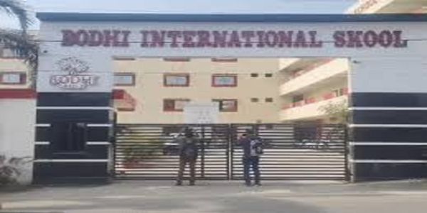 रतलाम: बोधि इंटरनेशनल स्कूल की तीसरी मंजिल से आठवीं के छात्र ने लगाई छलांग, दोनों पैर में फ्रैक्चर, सिर और चेहरे पर चोट