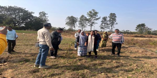 अनूपपुर: जिला पंचायत सीईओ ने आधा दर्जन गांवों के ग्रामीण विकास कार्यों का लिया जायजा
